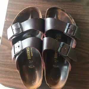 Birkenstock’s Arizona leather sandals size 37